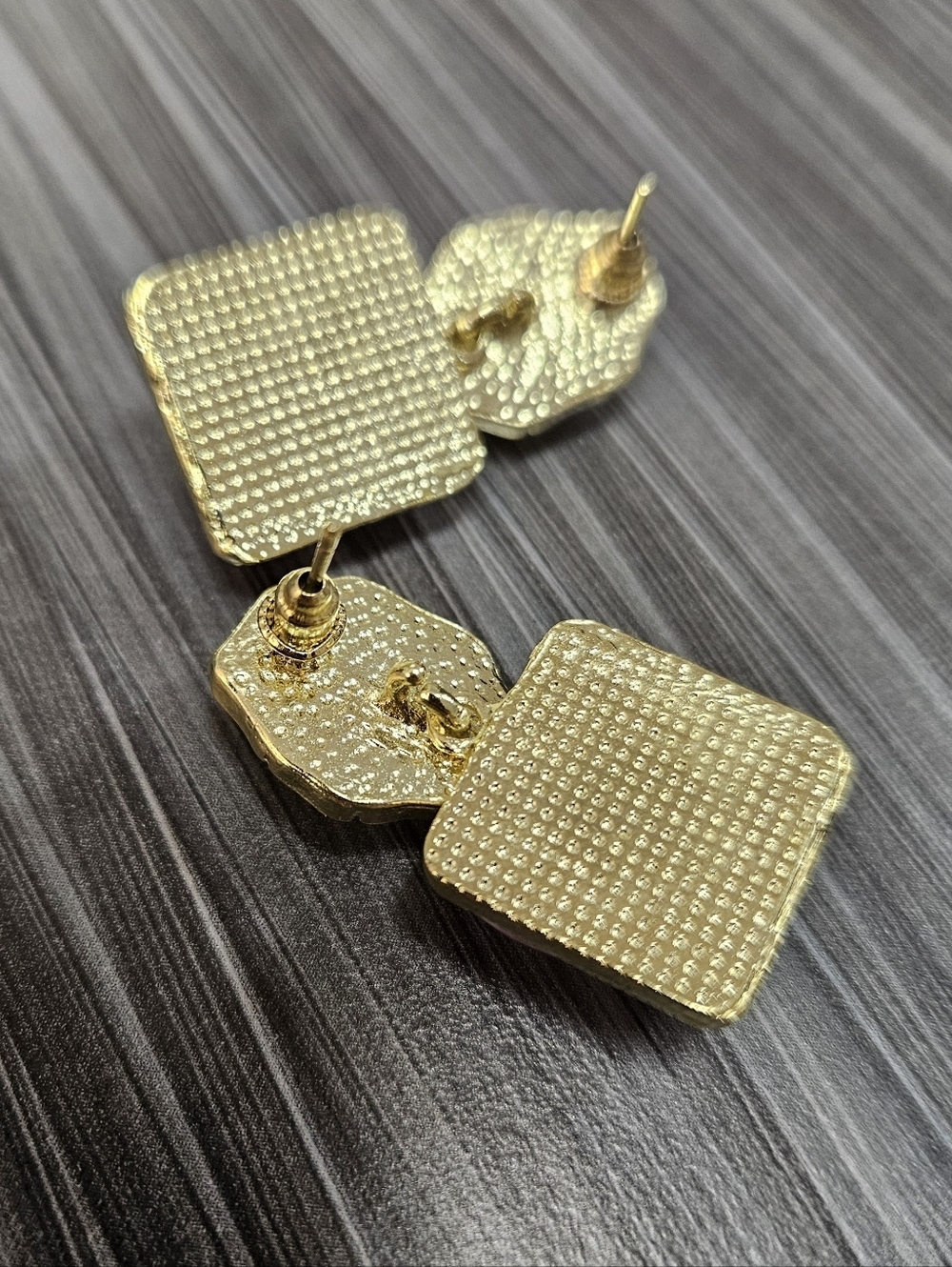 NEW Gold-Tone Lavender and White Drop Earrings - Picture 6 of 7